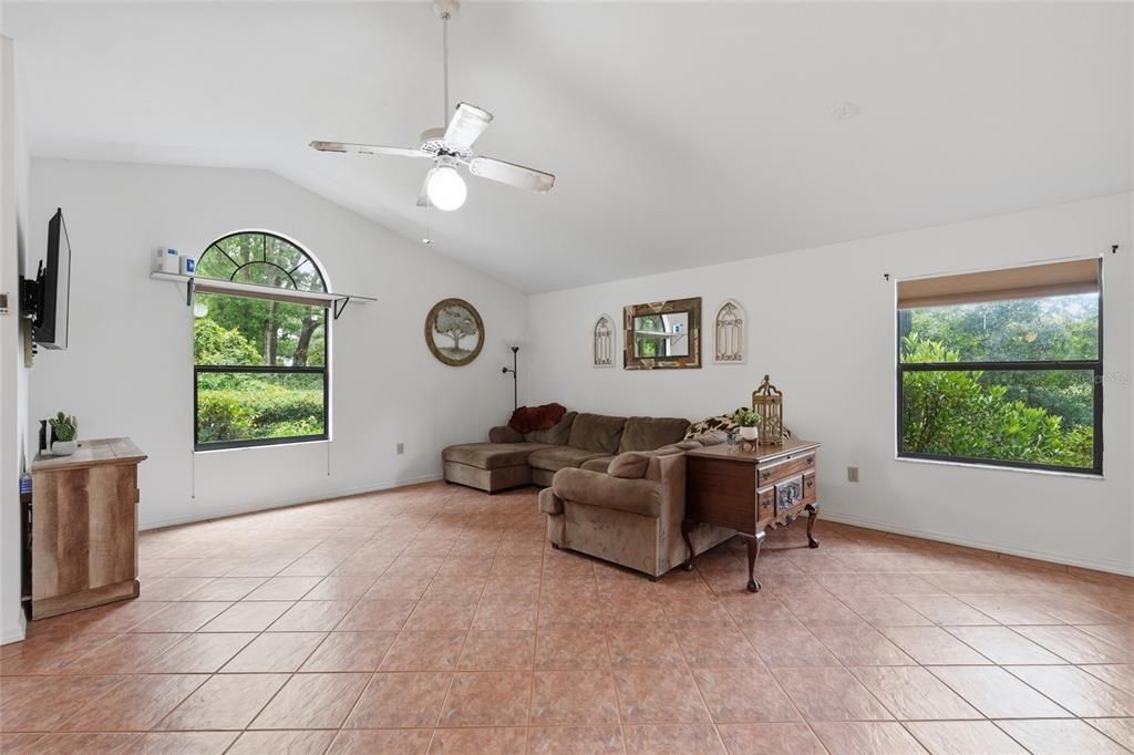 En Venta: $339,000 (3 camas, 2 baños, 1538 Pies cuadrados)