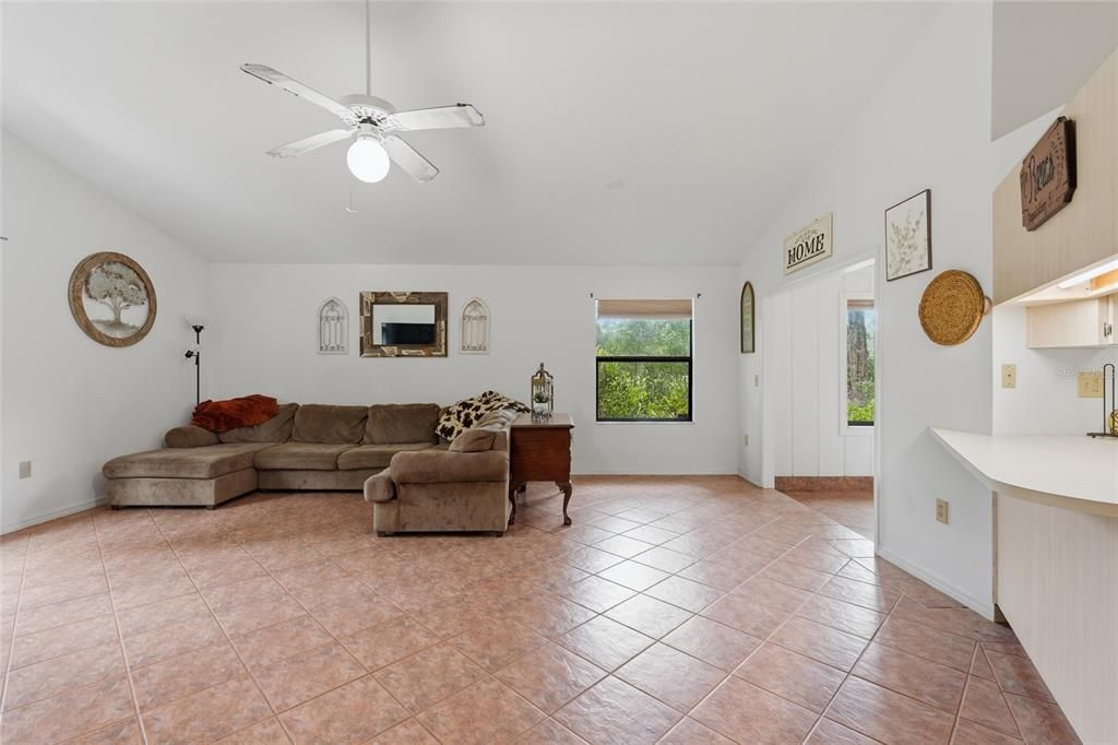 En Venta: $339,000 (3 camas, 2 baños, 1538 Pies cuadrados)