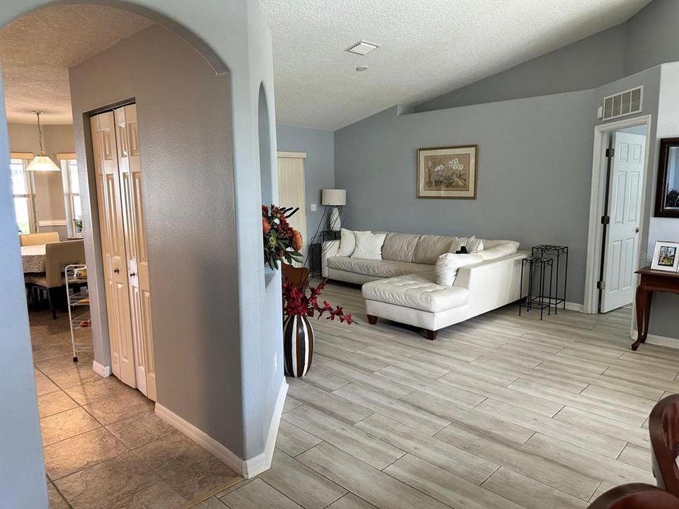 En Venta: $320,000 (3 camas, 2 baños, 1776 Pies cuadrados)