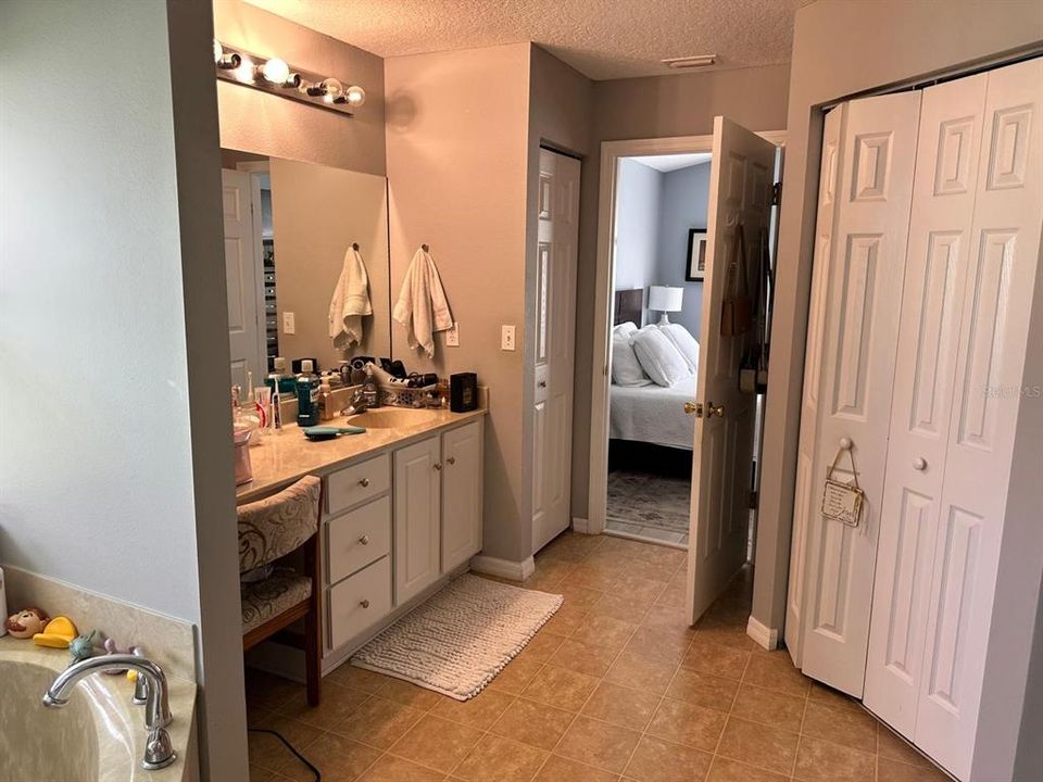 En Venta: $320,000 (3 camas, 2 baños, 1776 Pies cuadrados)