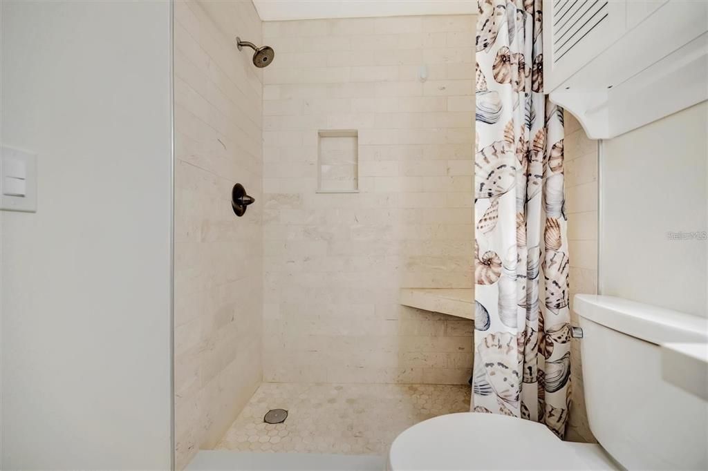 For Rent: $1,500 (1 beds, 1 baths, 640 Square Feet)
