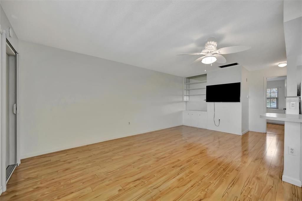 For Rent: $1,500 (1 beds, 1 baths, 640 Square Feet)