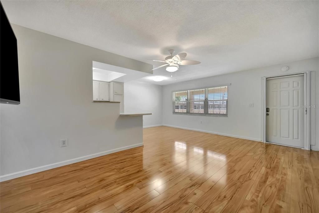 For Rent: $1,500 (1 beds, 1 baths, 640 Square Feet)