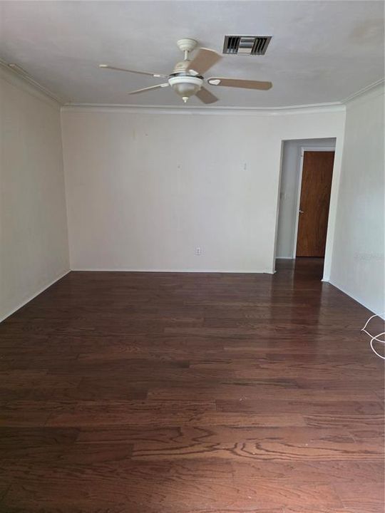 En Venta: $465,000 (3 camas, 2 baños, 1324 Pies cuadrados)