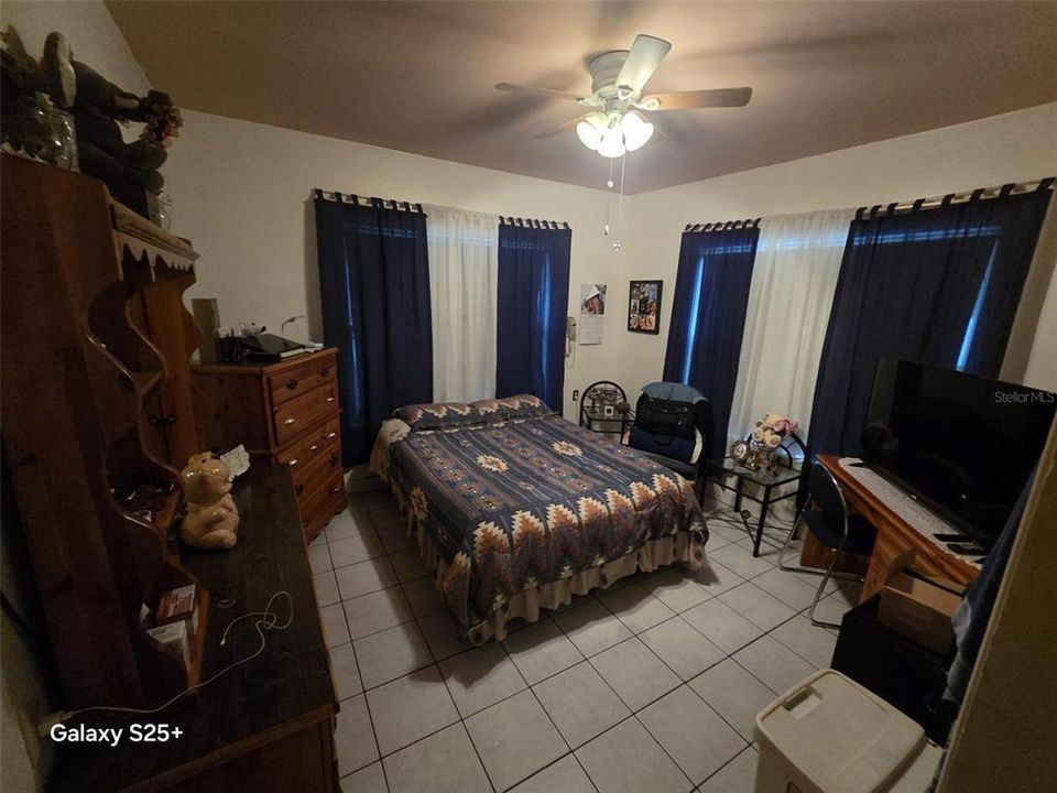 На продажу: $215,000 (2 спален, 1 ванн, 936 Квадратных фут)