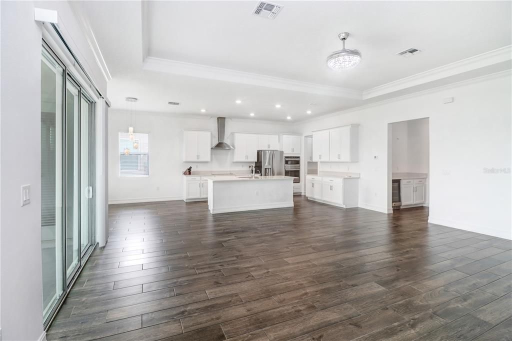 En Venta: $575,000 (4 camas, 3 baños, 2632 Pies cuadrados)