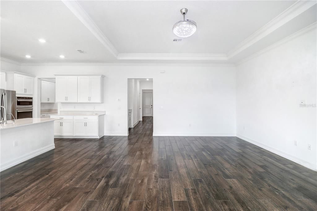 En Venta: $575,000 (4 camas, 3 baños, 2632 Pies cuadrados)