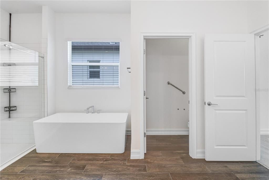 En Venta: $575,000 (4 camas, 3 baños, 2632 Pies cuadrados)