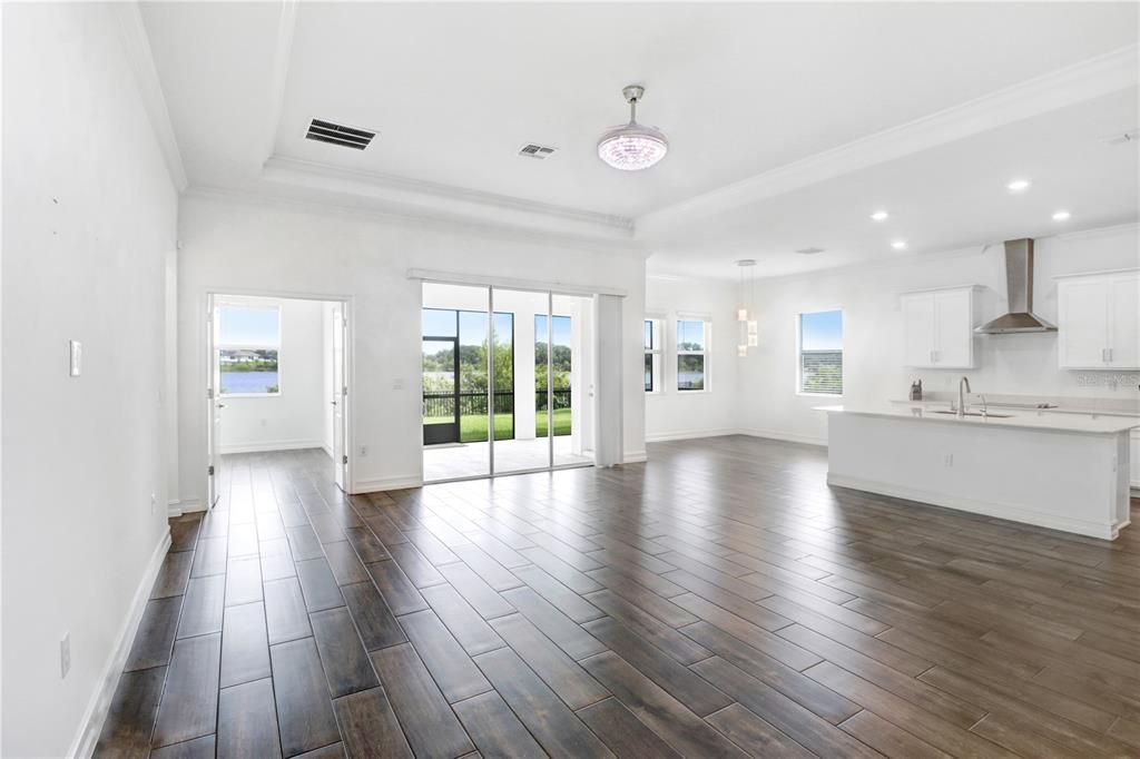 En Venta: $575,000 (4 camas, 3 baños, 2632 Pies cuadrados)