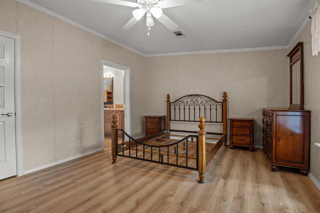 На продажу: $185,000 (3 спален, 2 ванн, 1512 Квадратных фут)