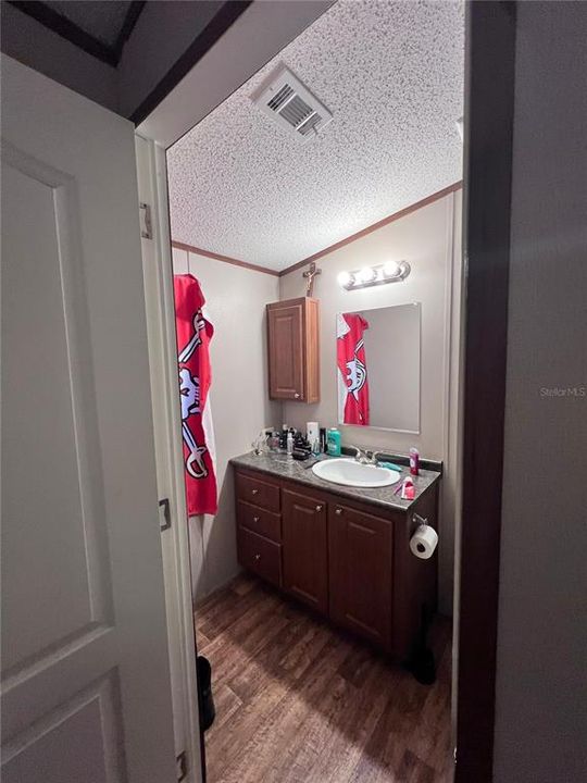 For Sale: $189,000 (2 beds, 2 baths, 896 Square Feet)