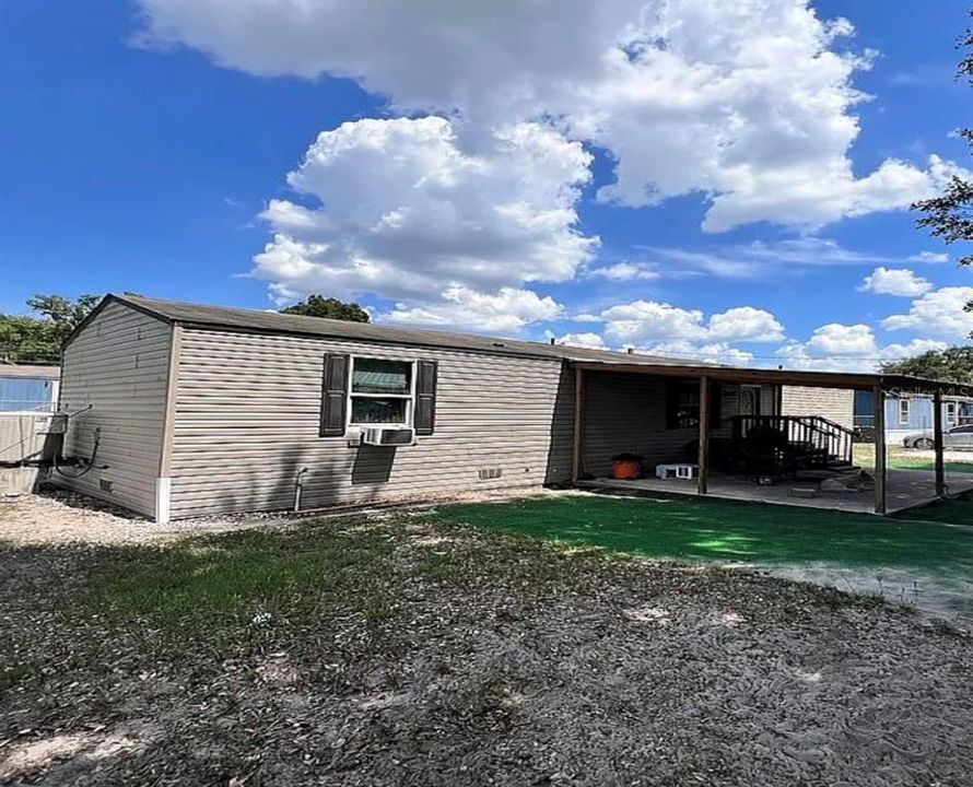 For Sale: $189,000 (2 beds, 2 baths, 896 Square Feet)