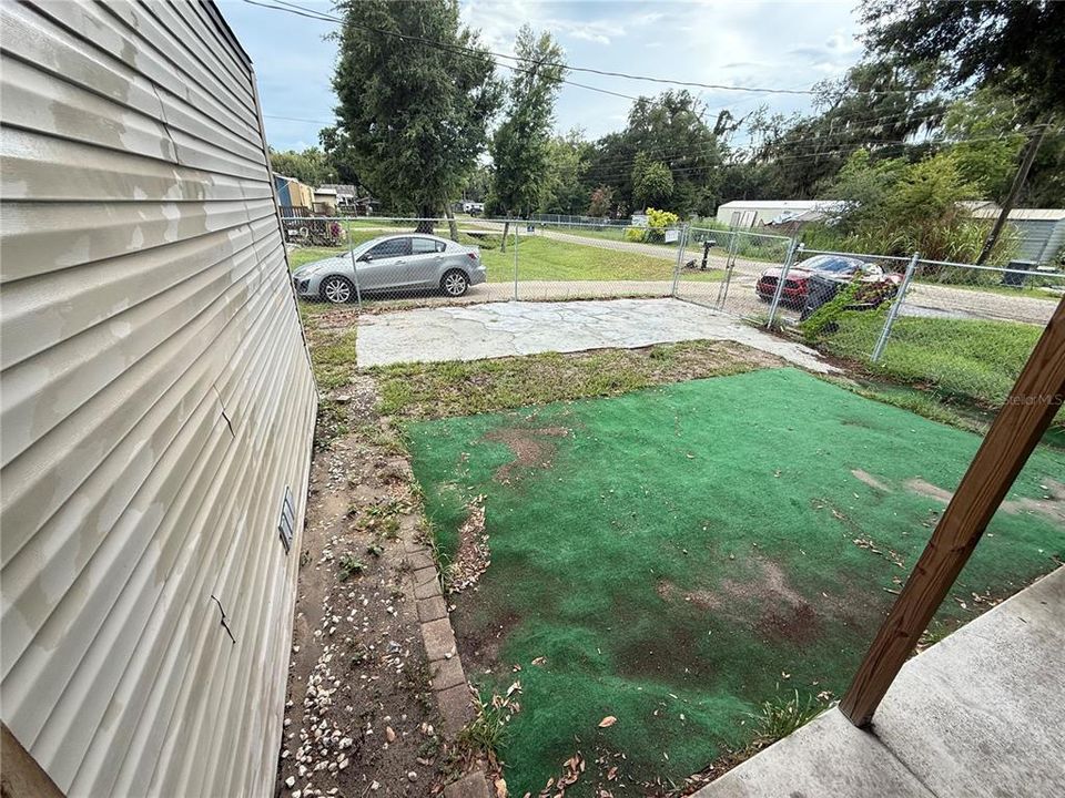 For Sale: $189,000 (2 beds, 2 baths, 896 Square Feet)