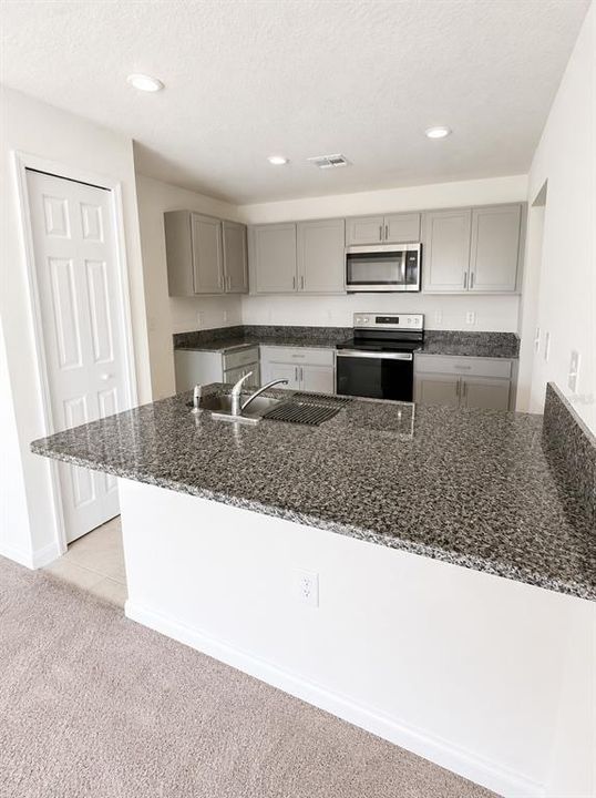 For Sale: $284,900 (3 beds, 2 baths, 1282 Square Feet)