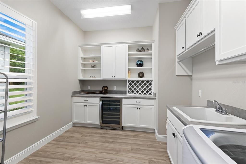 For Sale: $499,000 (3 beds, 3 baths, 2763 Square Feet)