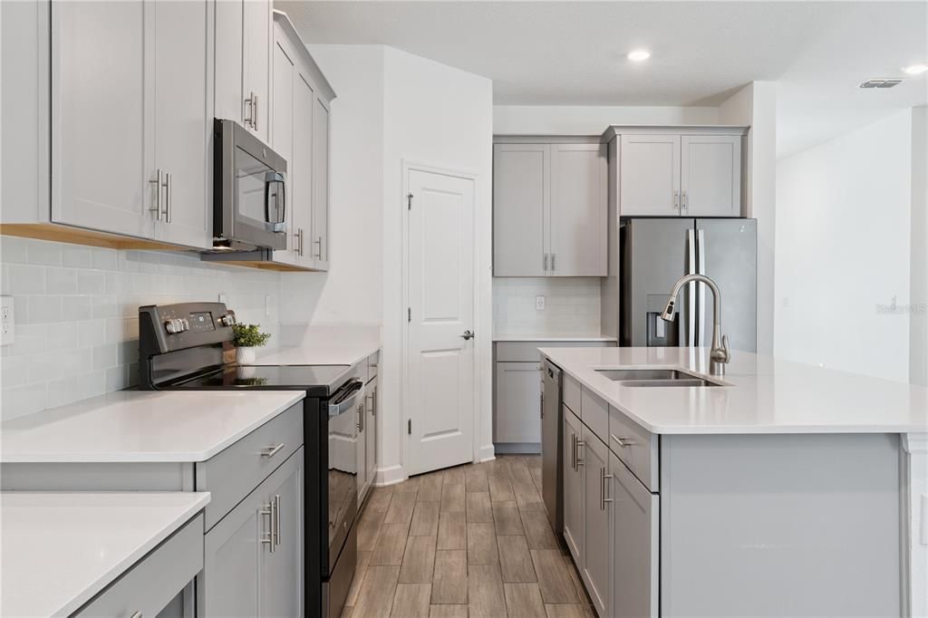 For Sale: $549,000 (5 beds, 3 baths, 2461 Square Feet)