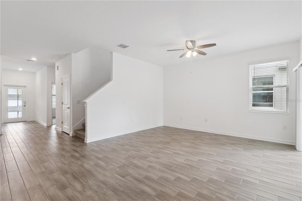 For Sale: $549,000 (5 beds, 3 baths, 2461 Square Feet)