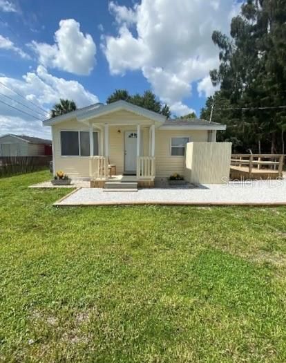 На продажу: $185,000 (2 спален, 1 ванн, 834 Квадратных фут)