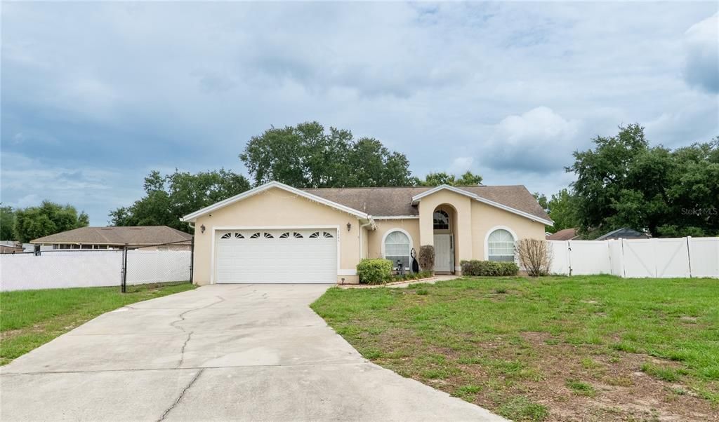 For Sale: $380,000 (4 beds, 2 baths, 1604 Square Feet)