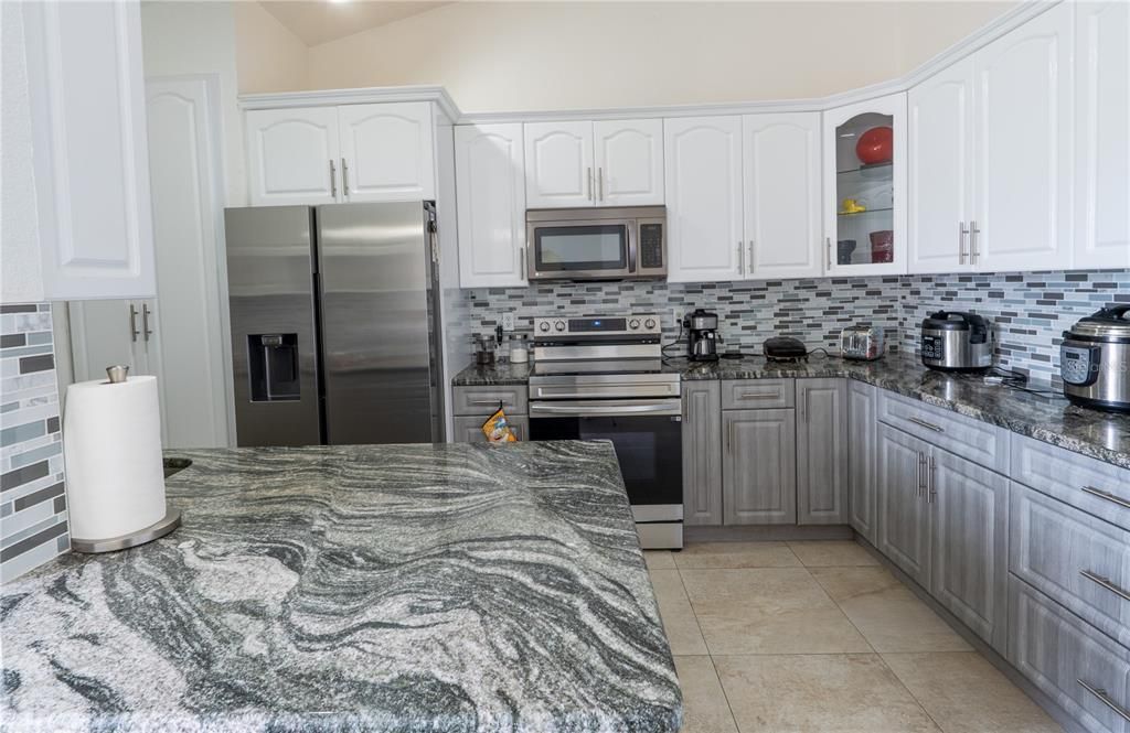 For Sale: $380,000 (4 beds, 2 baths, 1604 Square Feet)