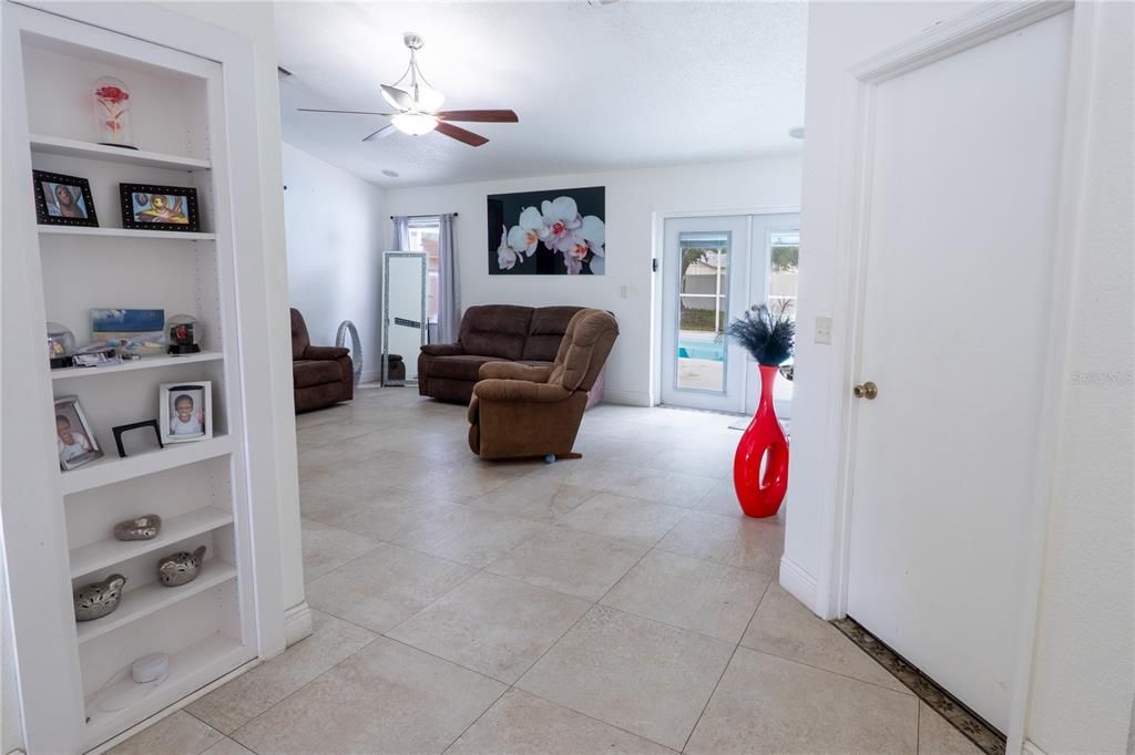 For Sale: $380,000 (4 beds, 2 baths, 1604 Square Feet)