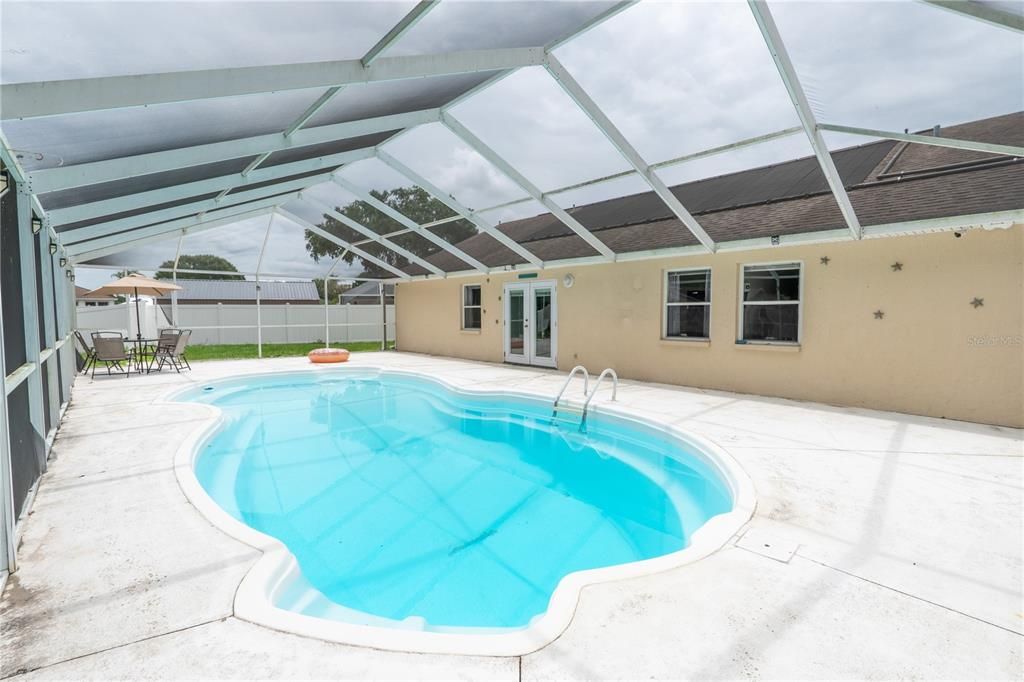 For Sale: $380,000 (4 beds, 2 baths, 1604 Square Feet)