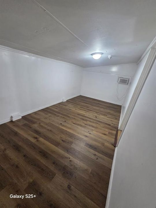 На продажу: $195,000 (2 спален, 1 ванн, 972 Квадратных фут)