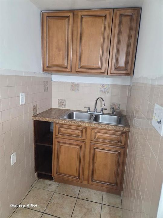 На продажу: $195,000 (2 спален, 1 ванн, 972 Квадратных фут)