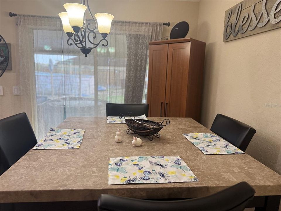 En Venta: $279,000 (3 camas, 2 baños, 1252 Pies cuadrados)
