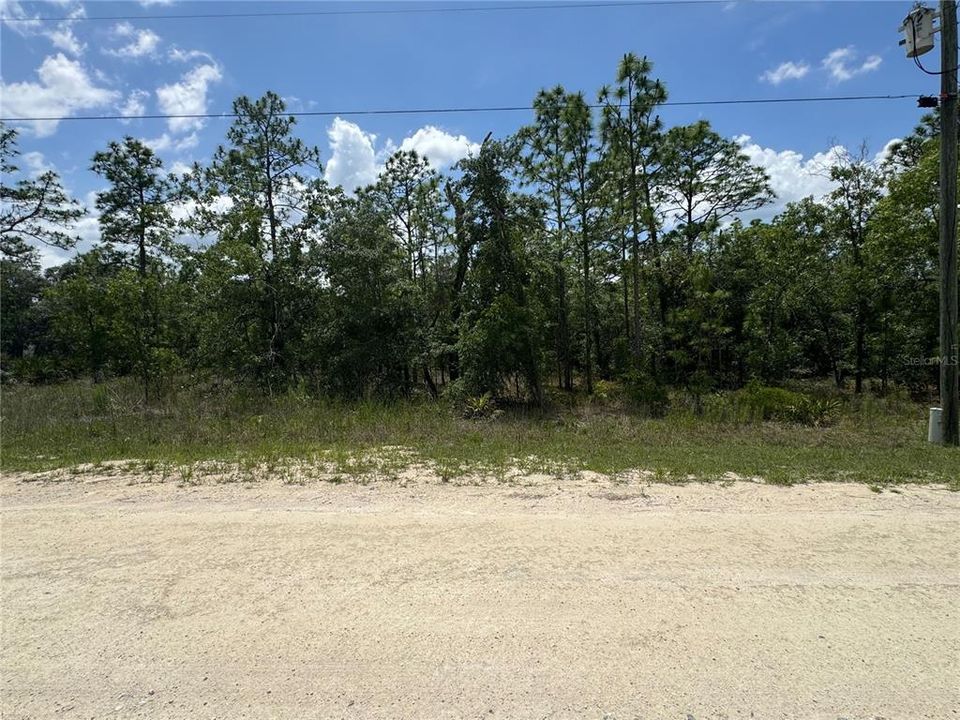 На продажу: $37,000 (0.46 acres)