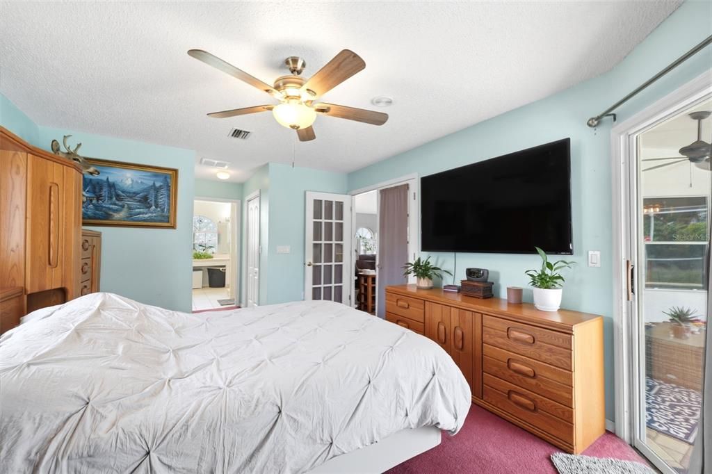 For Sale: $315,000 (3 beds, 2 baths, 1576 Square Feet)