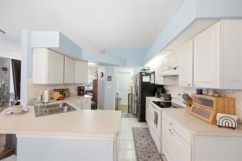 For Sale: $315,000 (3 beds, 2 baths, 1576 Square Feet)