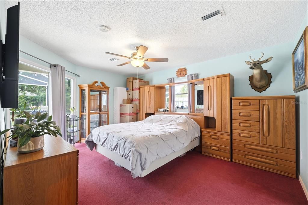 For Sale: $315,000 (3 beds, 2 baths, 1576 Square Feet)