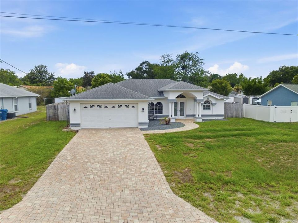 For Sale: $315,000 (3 beds, 2 baths, 1576 Square Feet)