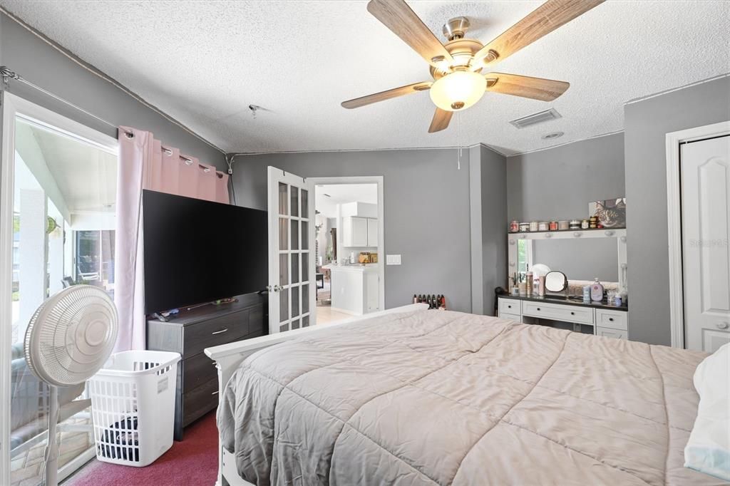 For Sale: $315,000 (3 beds, 2 baths, 1576 Square Feet)
