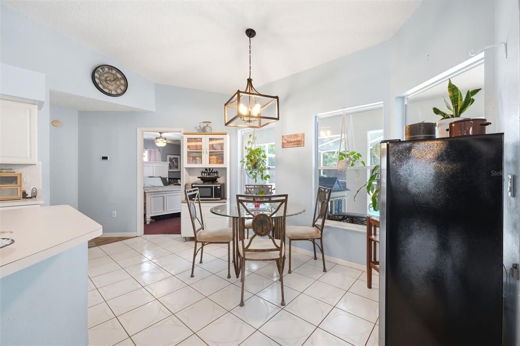 For Sale: $315,000 (3 beds, 2 baths, 1576 Square Feet)