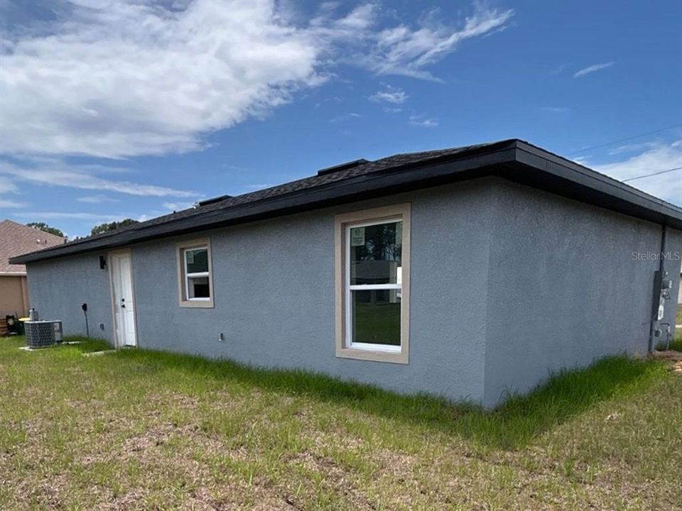 В аренду: $1,800 (3 спален, 2 ванн, 1011 Квадратных фут)