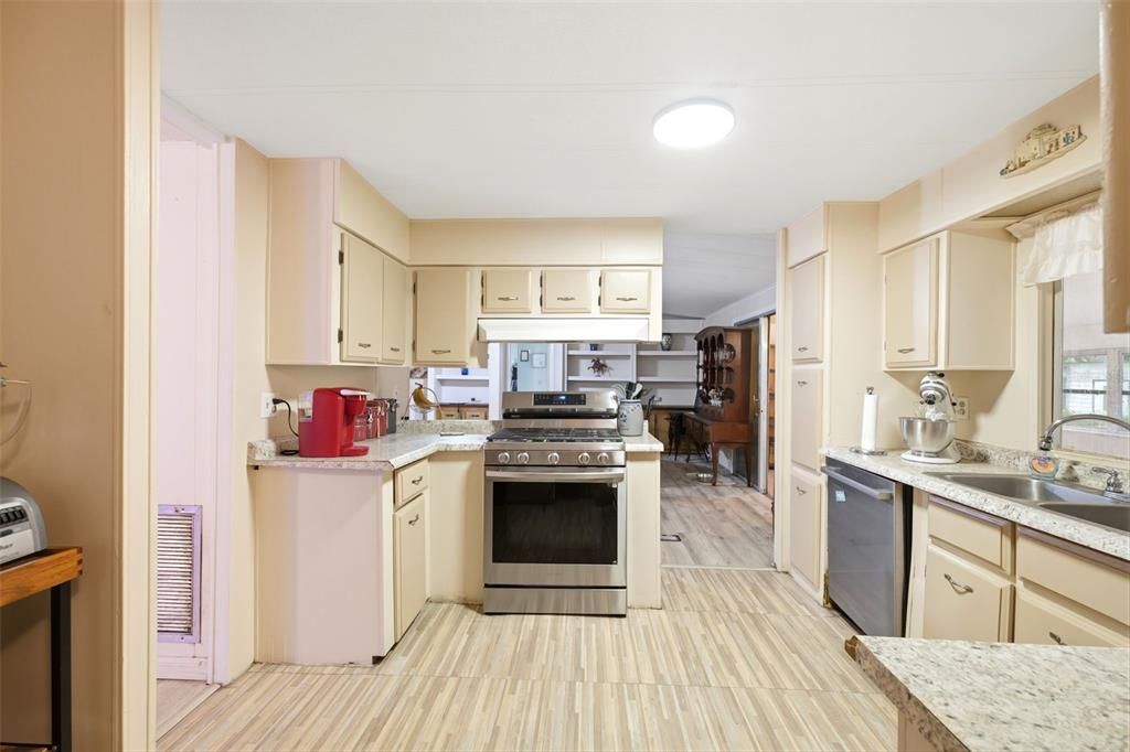 En Venta: $250,000 (3 camas, 2 baños, 1440 Pies cuadrados)