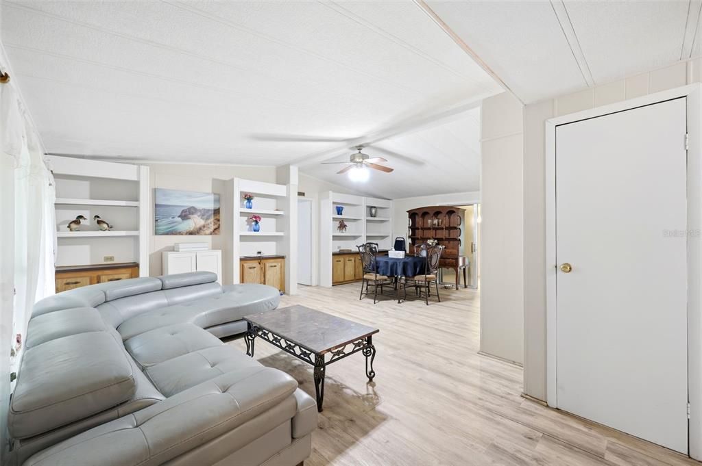 En Venta: $250,000 (3 camas, 2 baños, 1440 Pies cuadrados)
