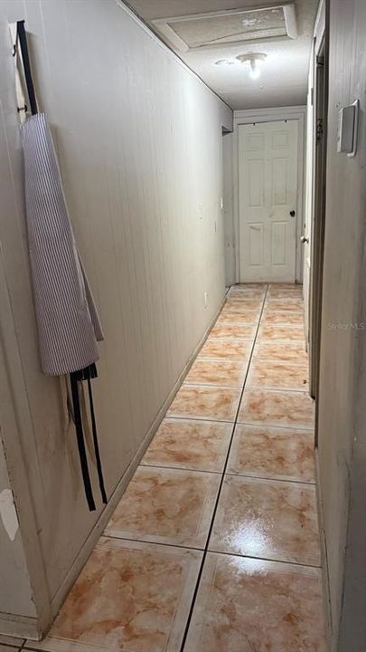 На продажу: $185,000 (2 спален, 1 ванн, 1012 Квадратных фут)