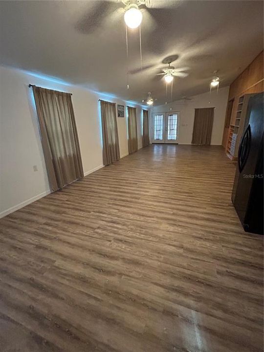 For Sale: $259,000 (3 beds, 2 baths, 2200 Square Feet)