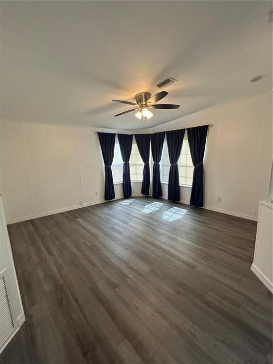 For Sale: $259,000 (3 beds, 2 baths, 2200 Square Feet)