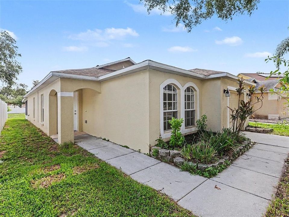 For Sale: $314,900 (3 beds, 2 baths, 1291 Square Feet)