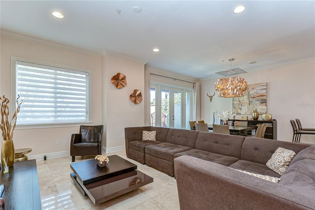For Rent: $5,995 (4 beds, 3 baths, 2800 Square Feet)