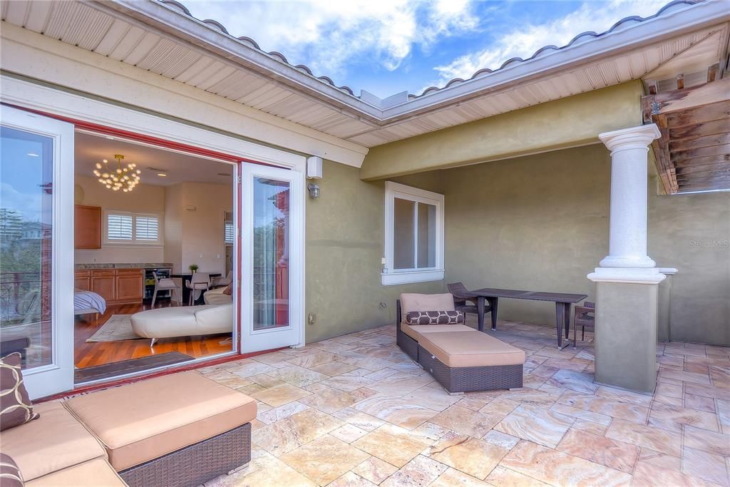 For Rent: $5,995 (4 beds, 3 baths, 2800 Square Feet)
