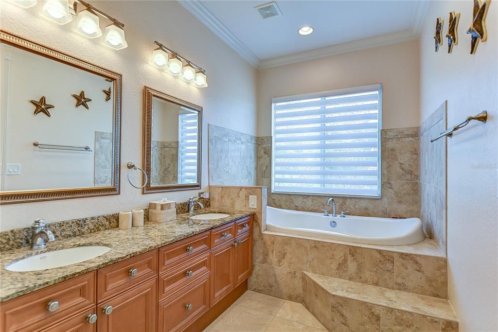 For Rent: $5,995 (4 beds, 3 baths, 2800 Square Feet)