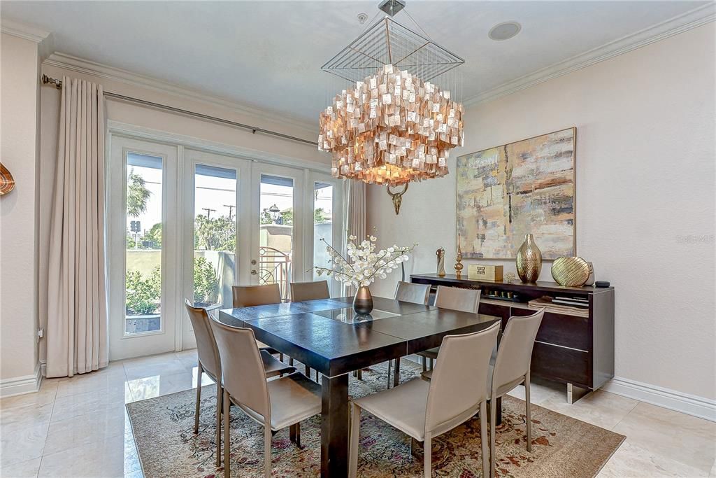 For Rent: $5,995 (4 beds, 3 baths, 2800 Square Feet)