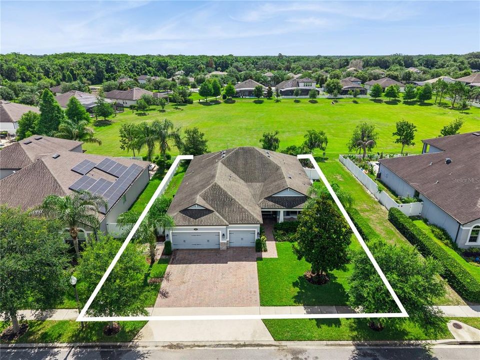 For Sale: $759,000 (4 beds, 3 baths, 2736 Square Feet)