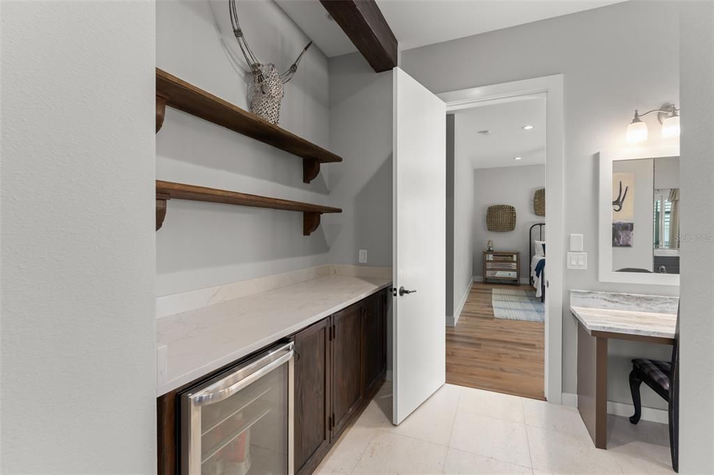 En Venta: $2,095,000 (5 camas, 4 baños, 3873 Pies cuadrados)