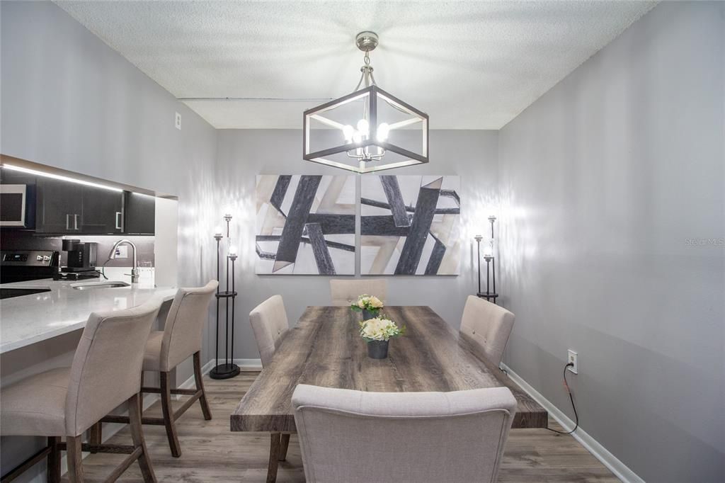 For Rent: $1,700 (2 beds, 2 baths, 979 Square Feet)